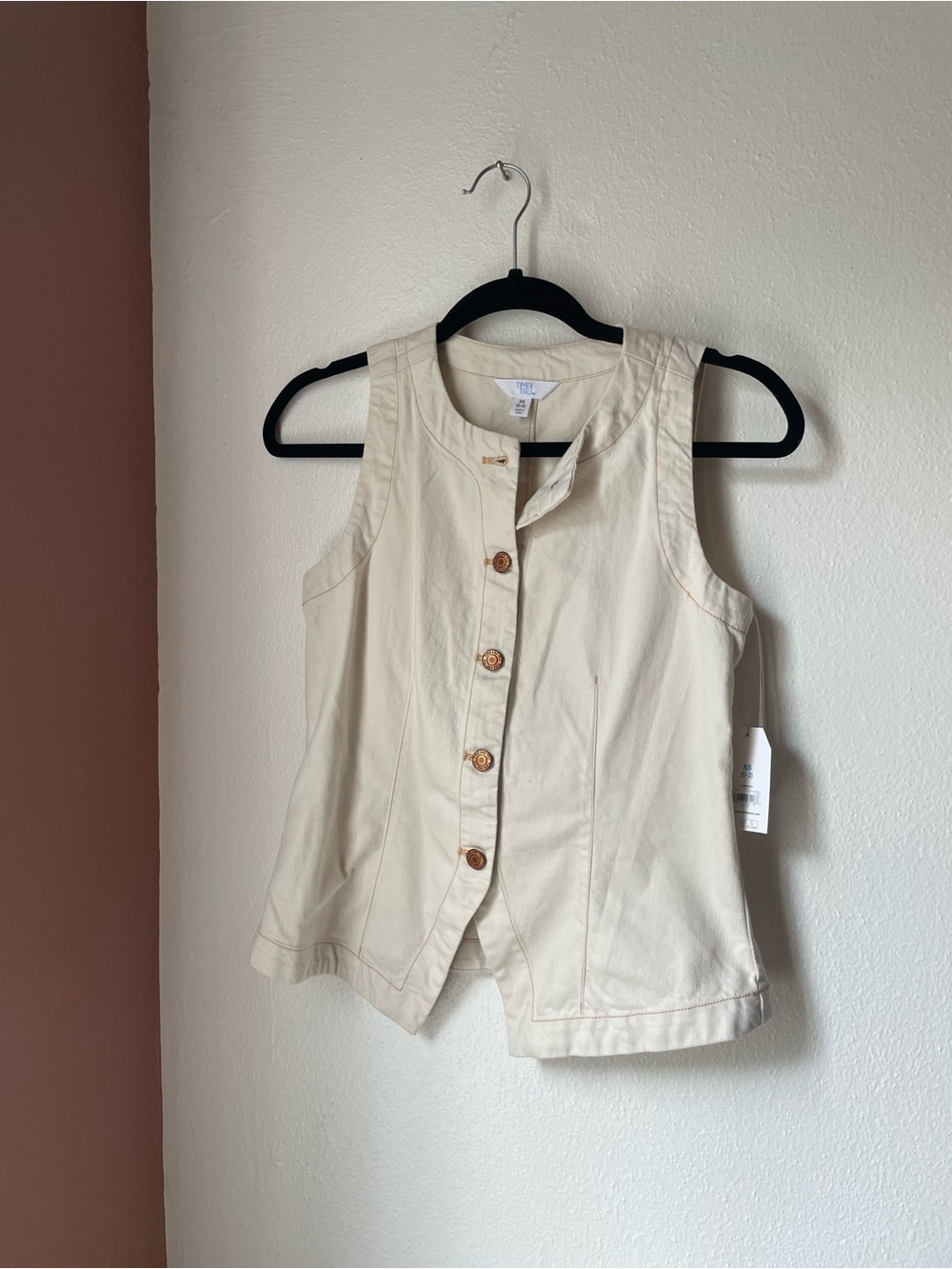 Time and Tru Cream Button-Front Sleeveless Top